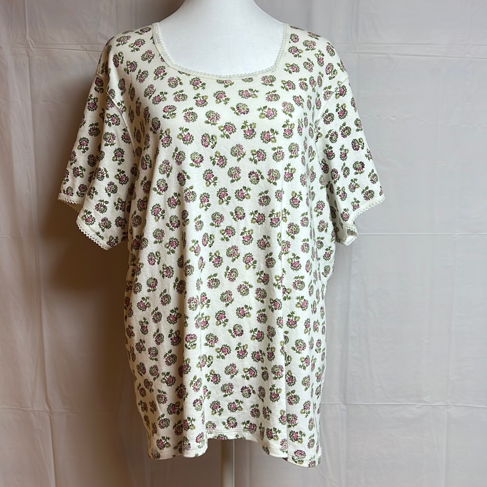 Denim & Co short sleeve top. White with small pink and green flowers. 1X
